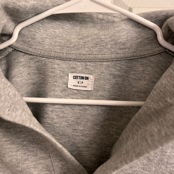Cotton On cropped sweatshirt. - Picture 2 of 2